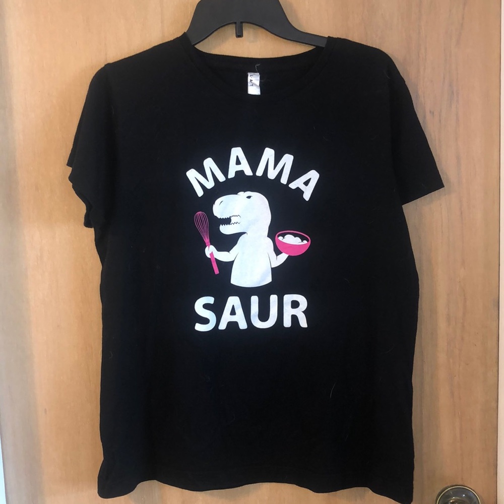 Mamasaur tee